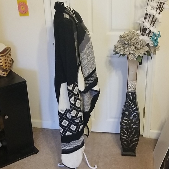 Absolutely fabulous Vince long sweater - Picture 4 of 9